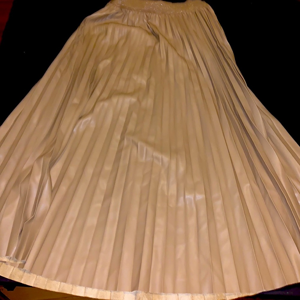 Women’s Faux Leather Long Pleated Skirt